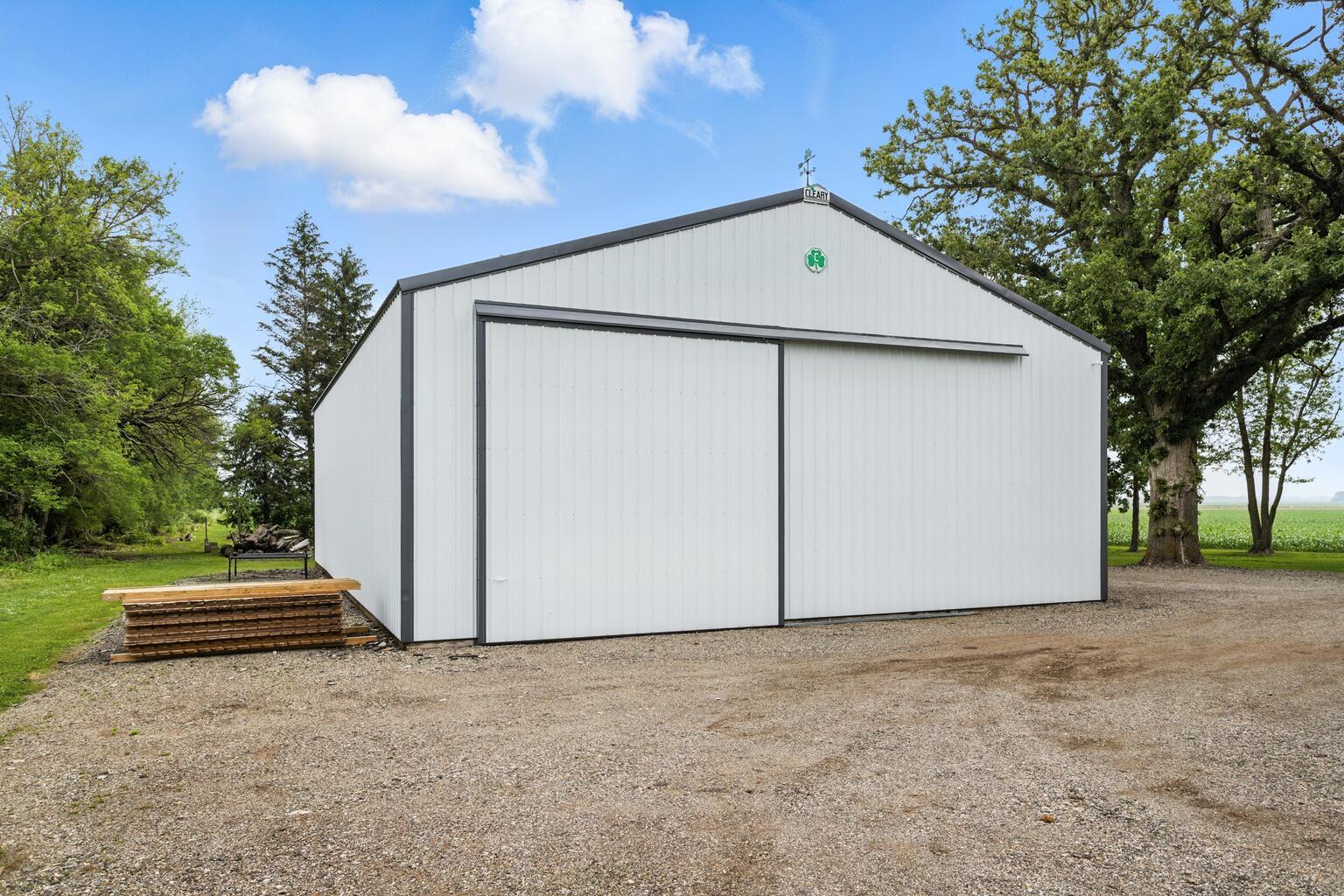 884 E 1200n Road, Melvin, IL 60952