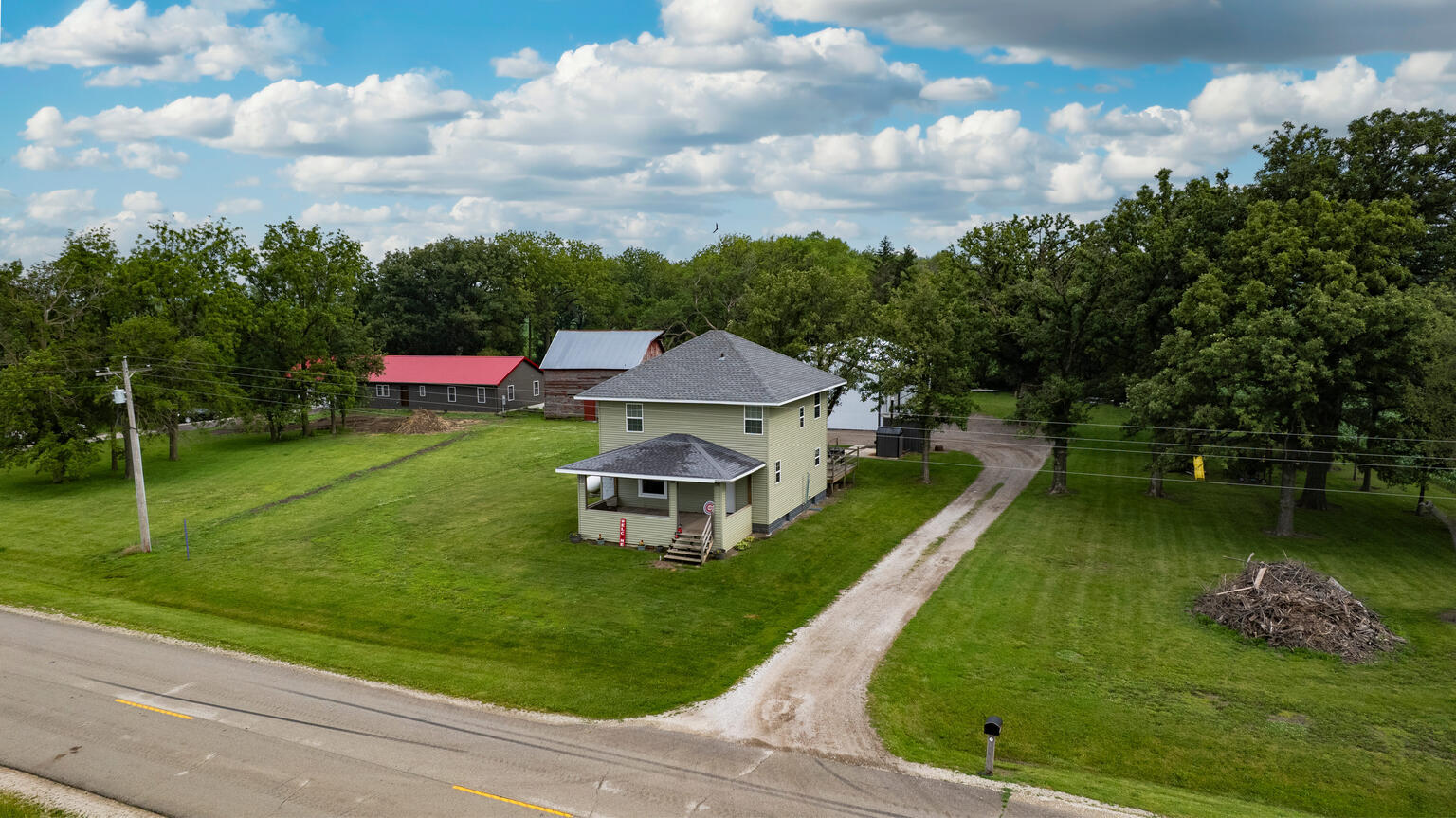 884 E 1200n Road, Melvin, IL 60952