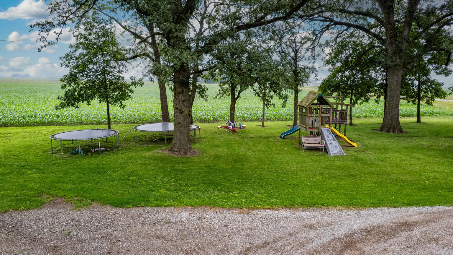 884 E 1200n Road, Melvin, IL 60952