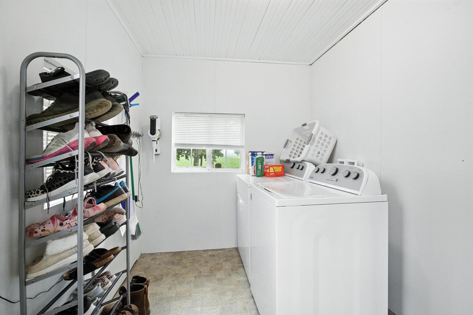 884 E 1200n Road, Melvin, IL 60952