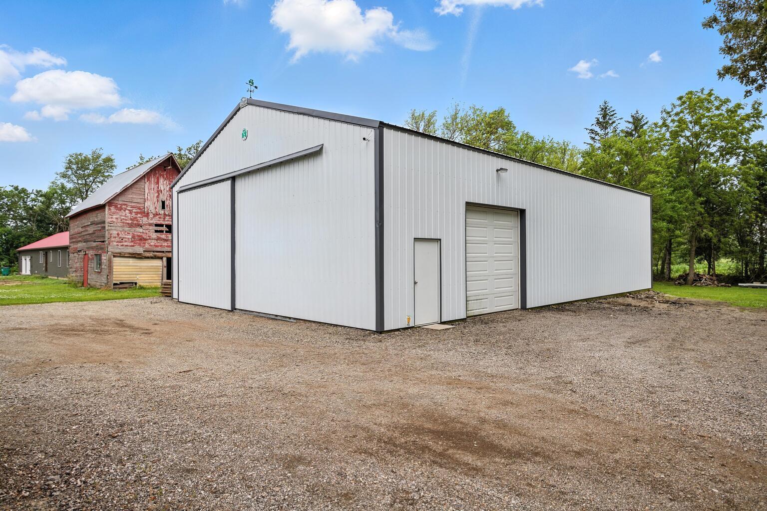 884 E 1200n Road, Melvin, IL 60952