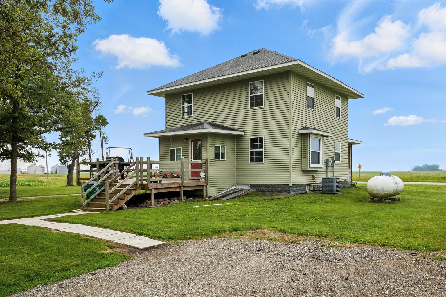 884 E 1200n Road, Melvin, IL 60952