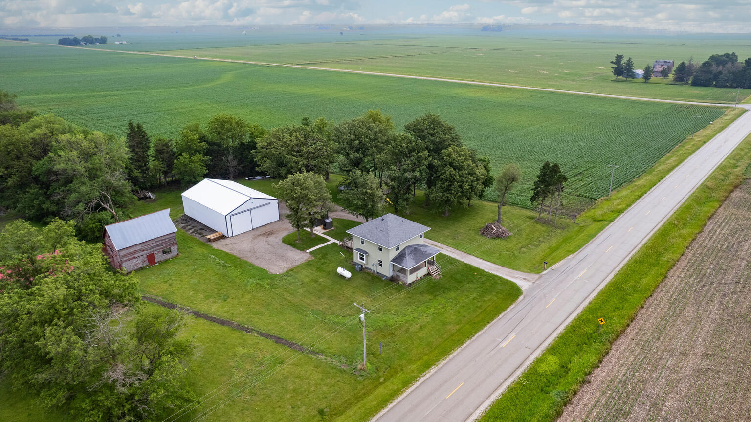 884 E 1200n Road, Melvin, IL 60952