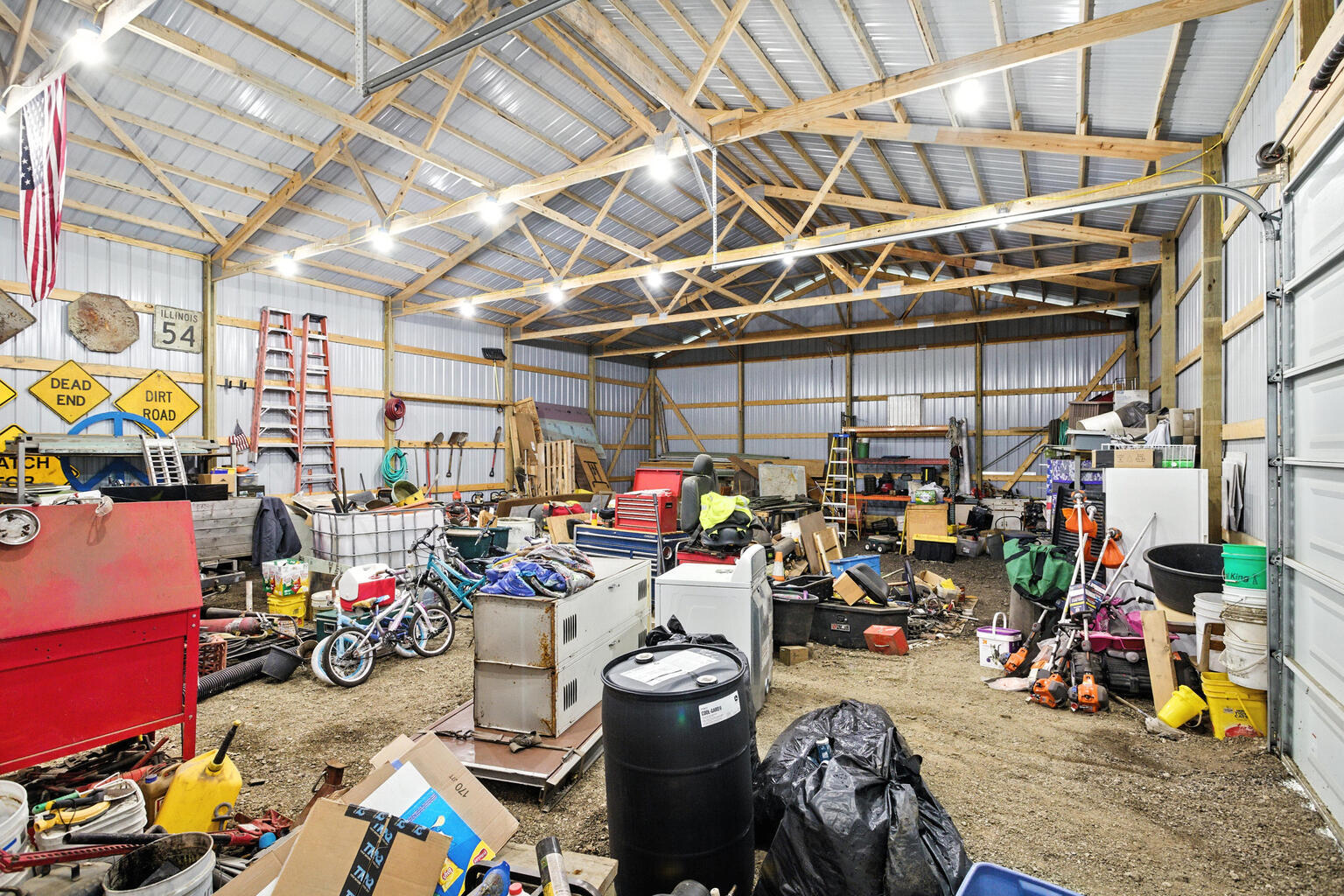 884 E 1200n Road, Melvin, IL 60952