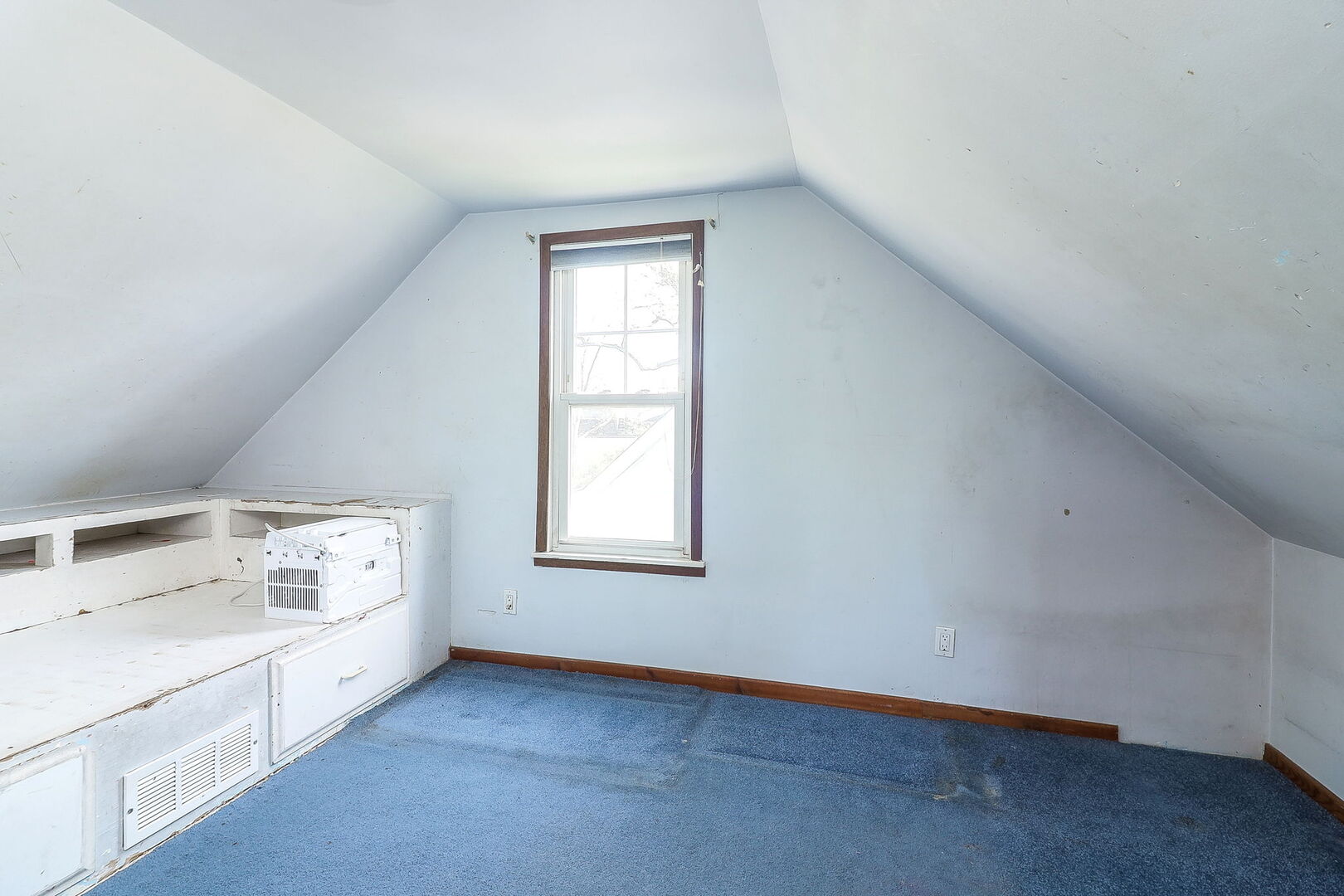 84 S Glenview Avenue, Lombard, IL 60148