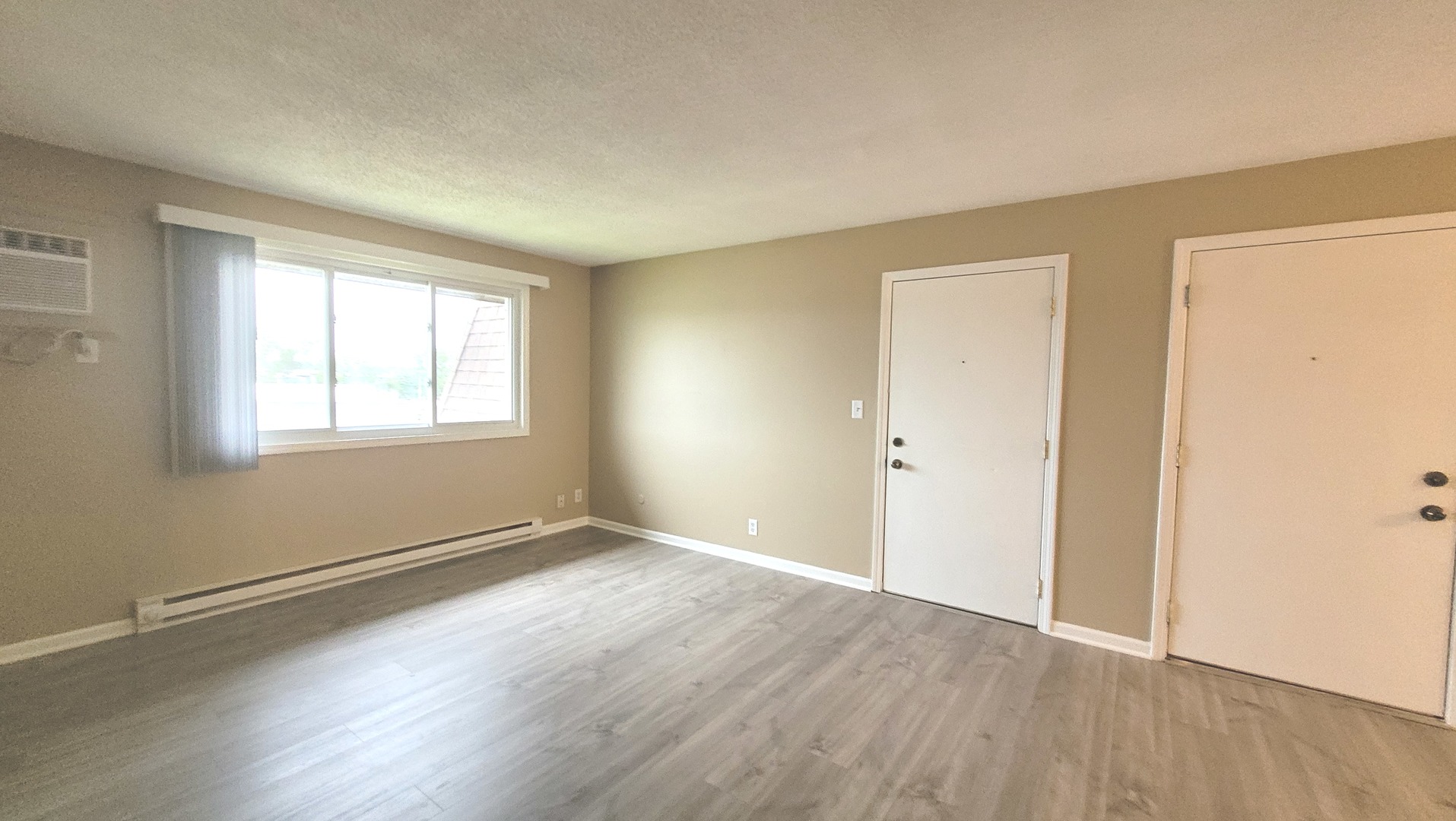 605 Pasadena Avenue #3, Crest Hill, IL 60403