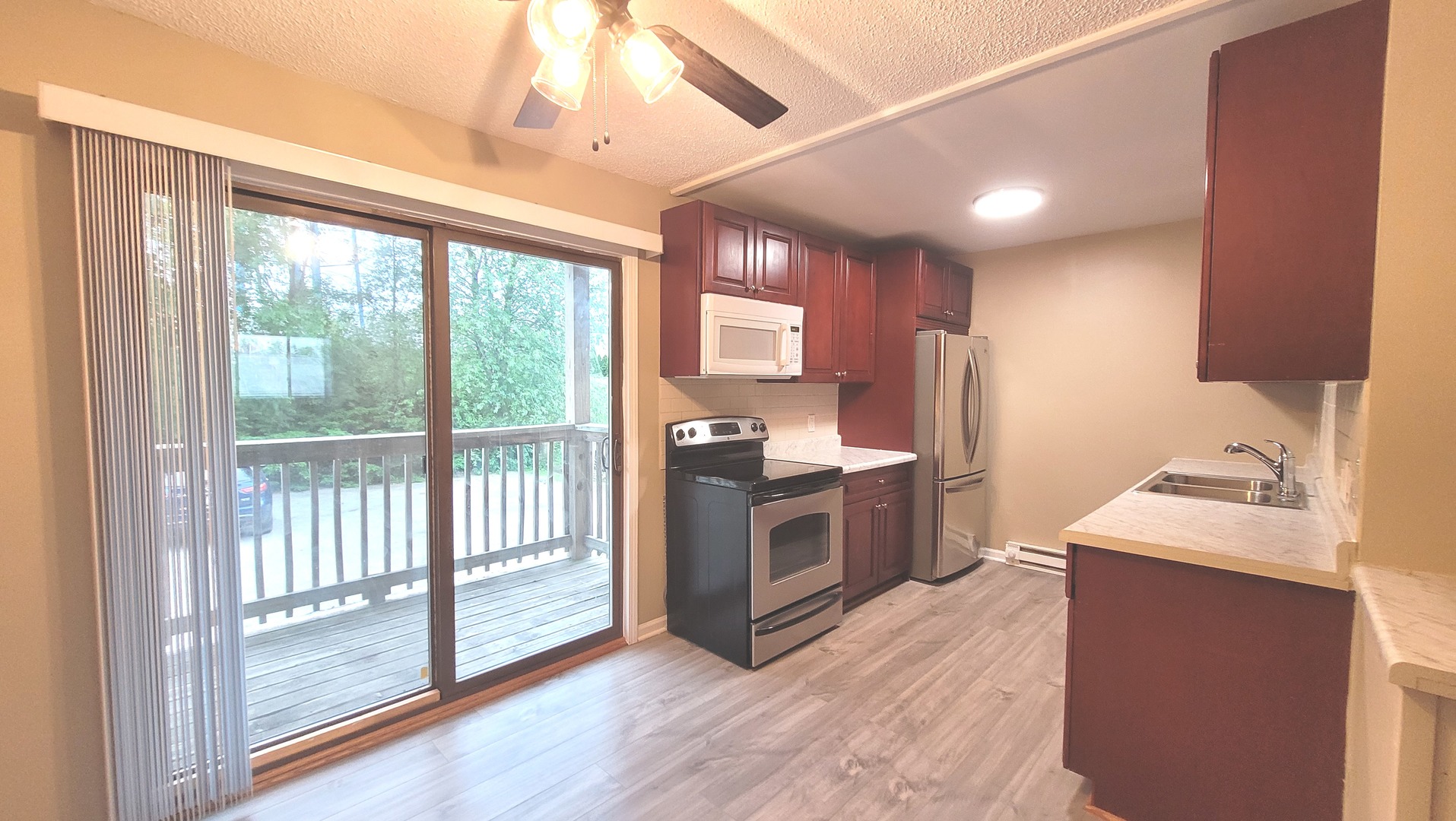 605 Pasadena Avenue #3, Crest Hill, IL 60403