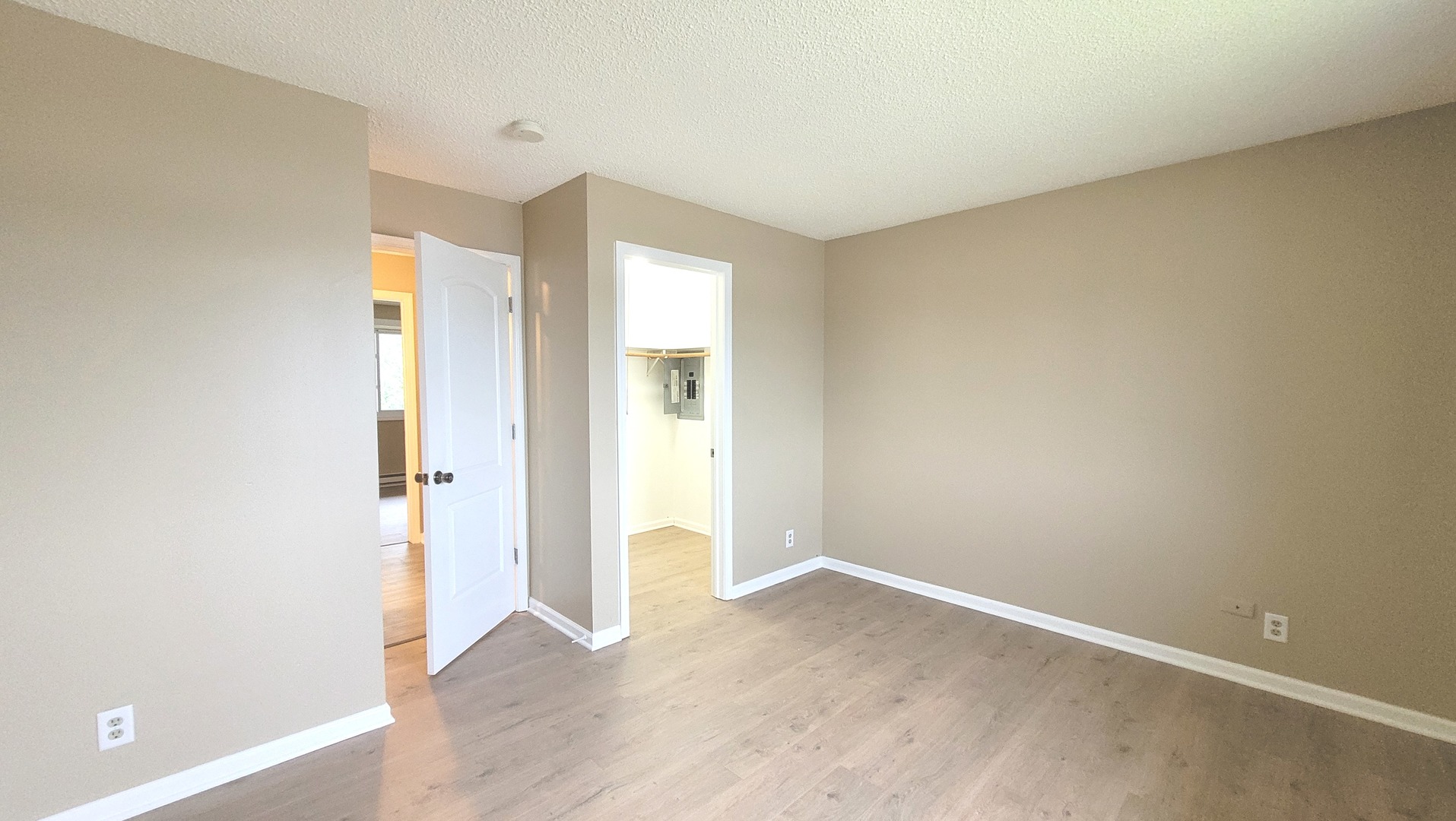605 Pasadena Avenue #3, Crest Hill, IL 60403