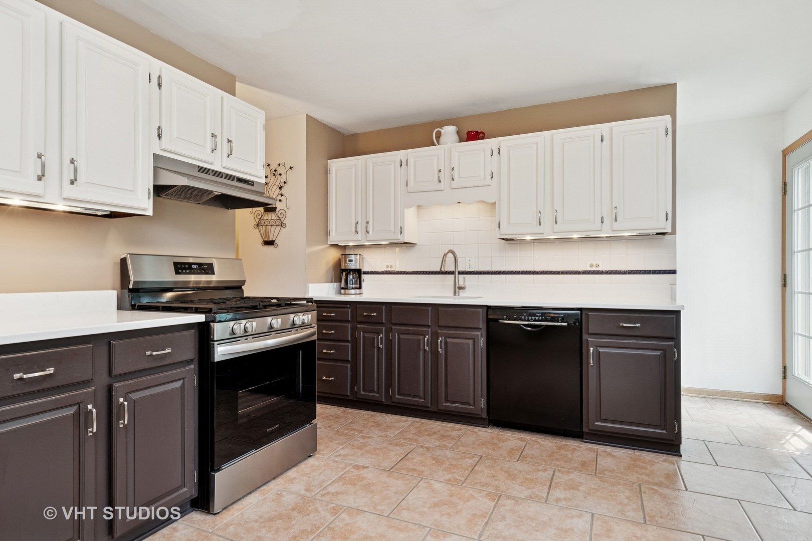 735 Rolling Drive, Lisle, IL 60532