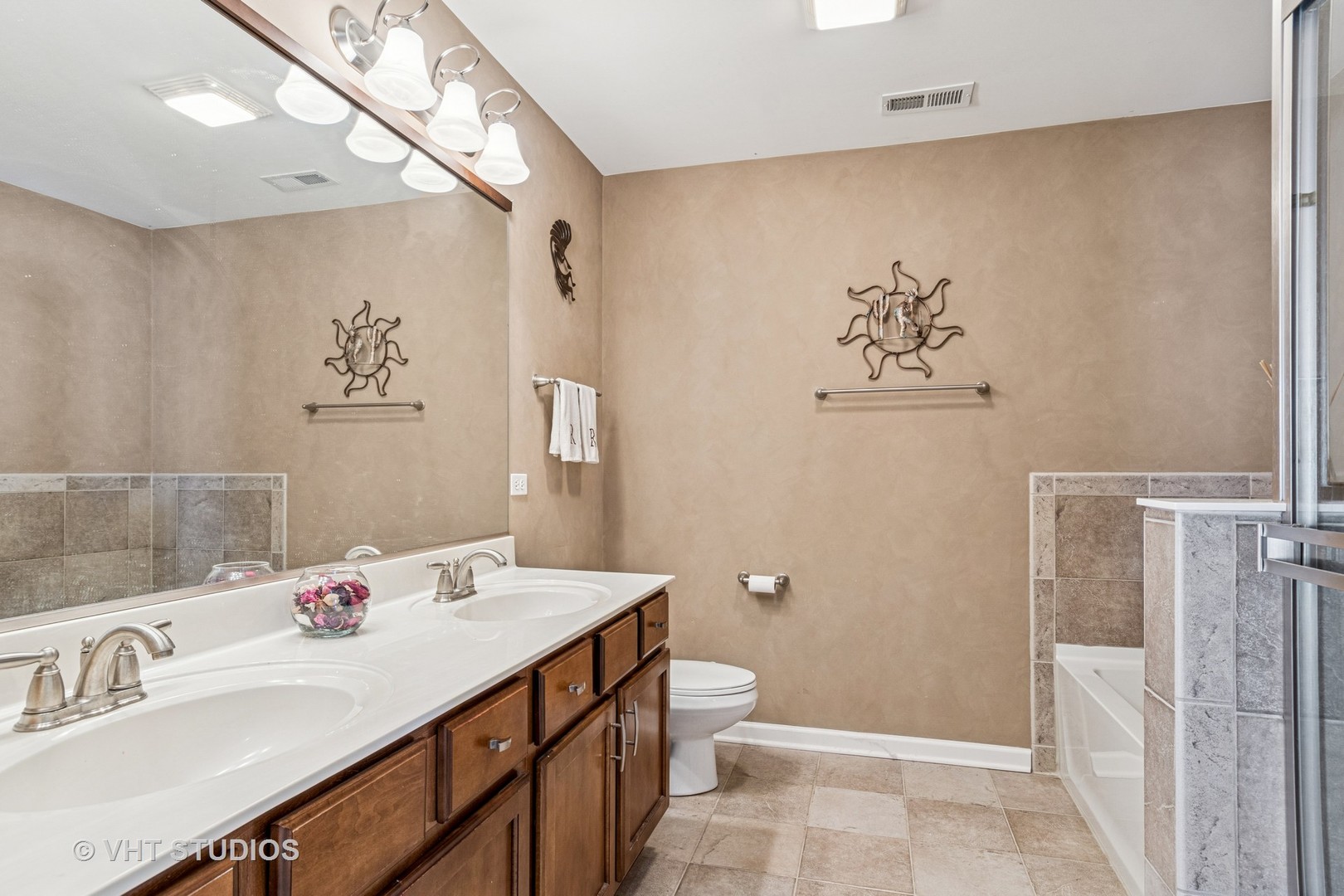 2559 Cedar Hill Lane, Woodridge, IL 60517
