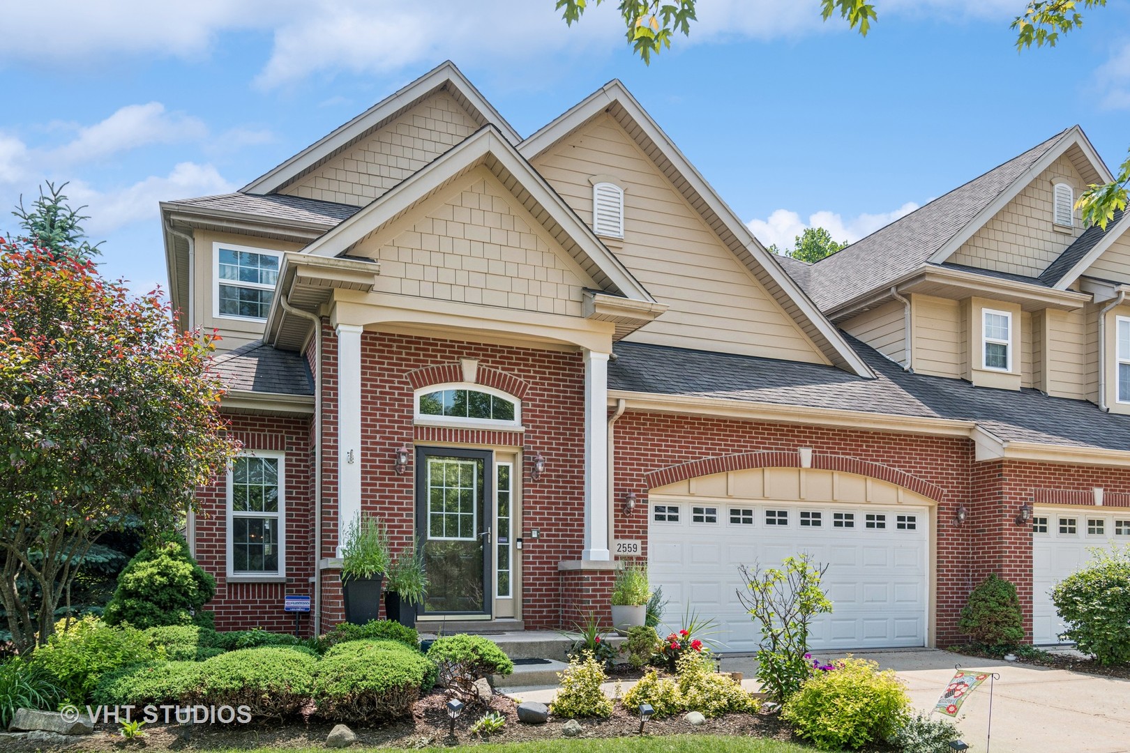 2559 Cedar Hill Lane, Woodridge, IL 60517