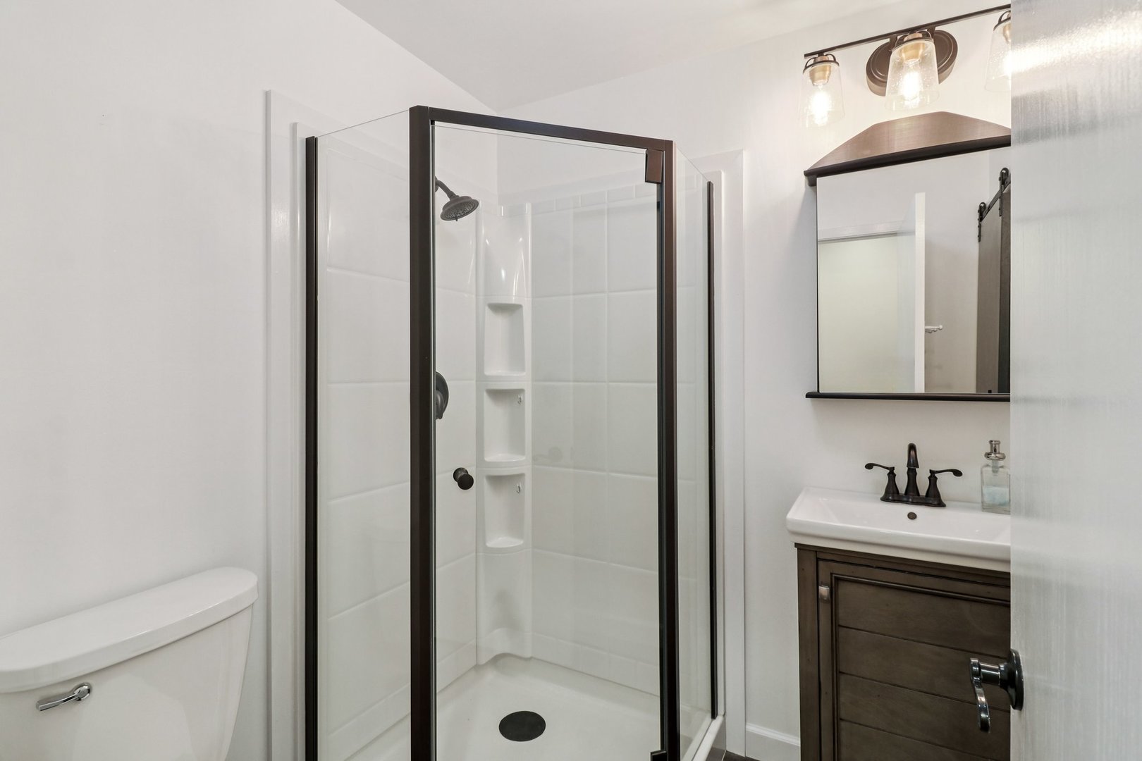 423 Woodland Avenue, Wauconda, IL 60084