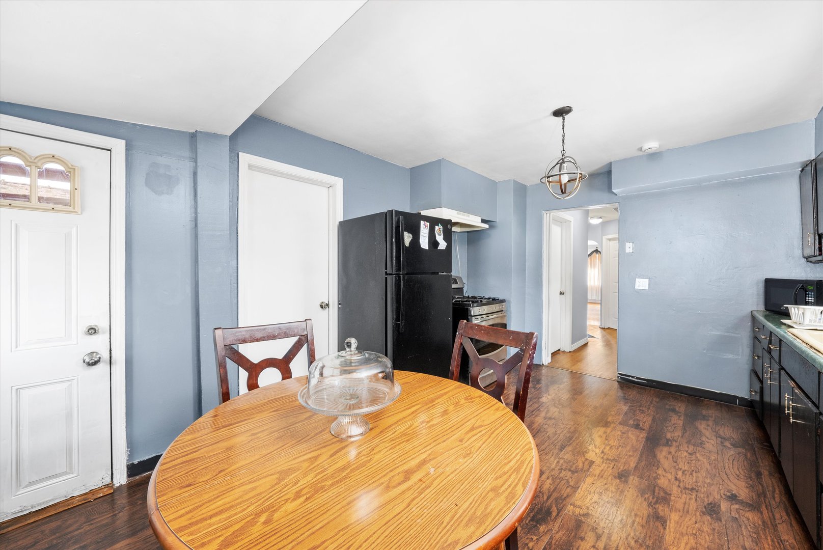 17 N 6th Avenue, Maywood, IL 60153