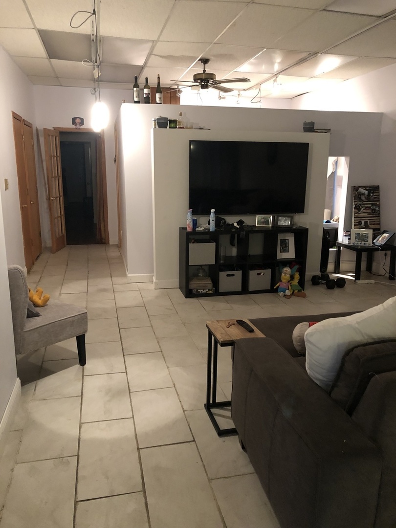 1252 W Chicago Avenue, Chicago, IL 60642
