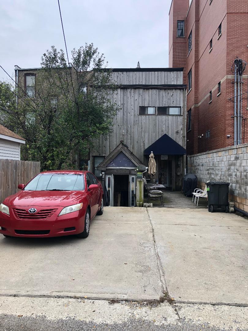 1252 W Chicago Avenue, Chicago, IL 60642