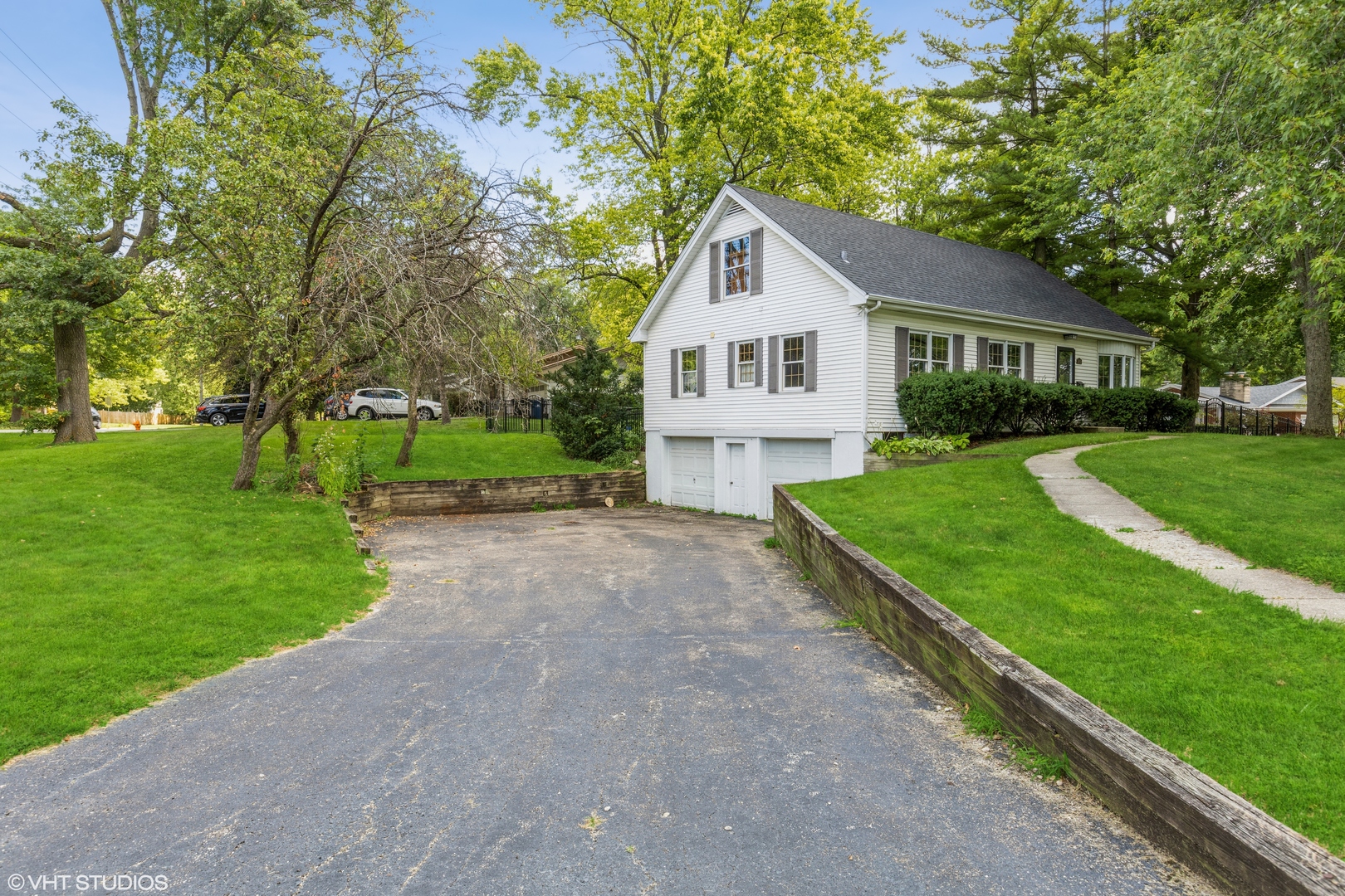 1460 N Webster Street, Naperville, IL 60563
