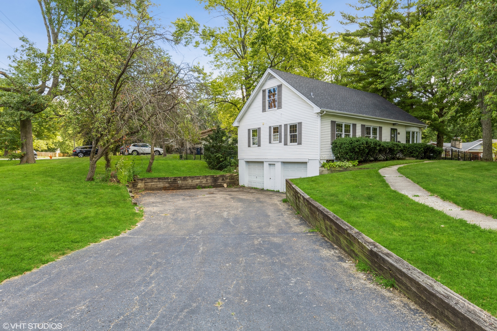 1460 N Webster Street, Naperville, IL 60563