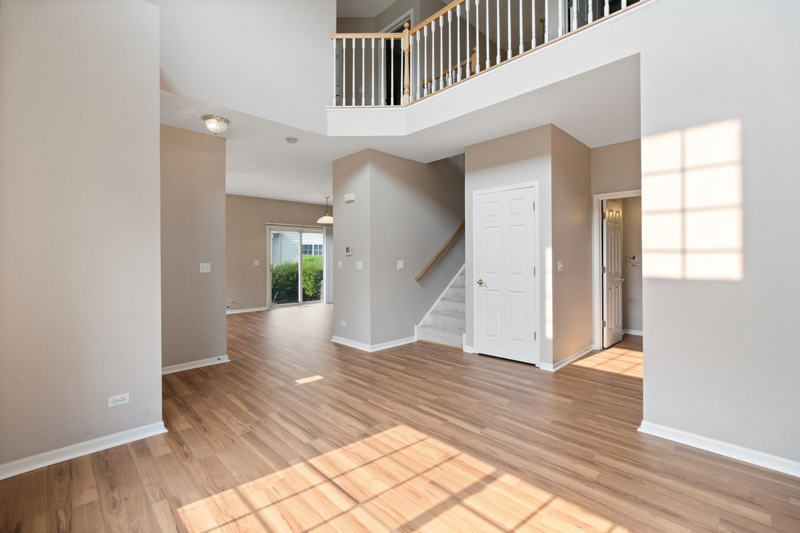 390 Jamestown Court, Aurora, IL 60502