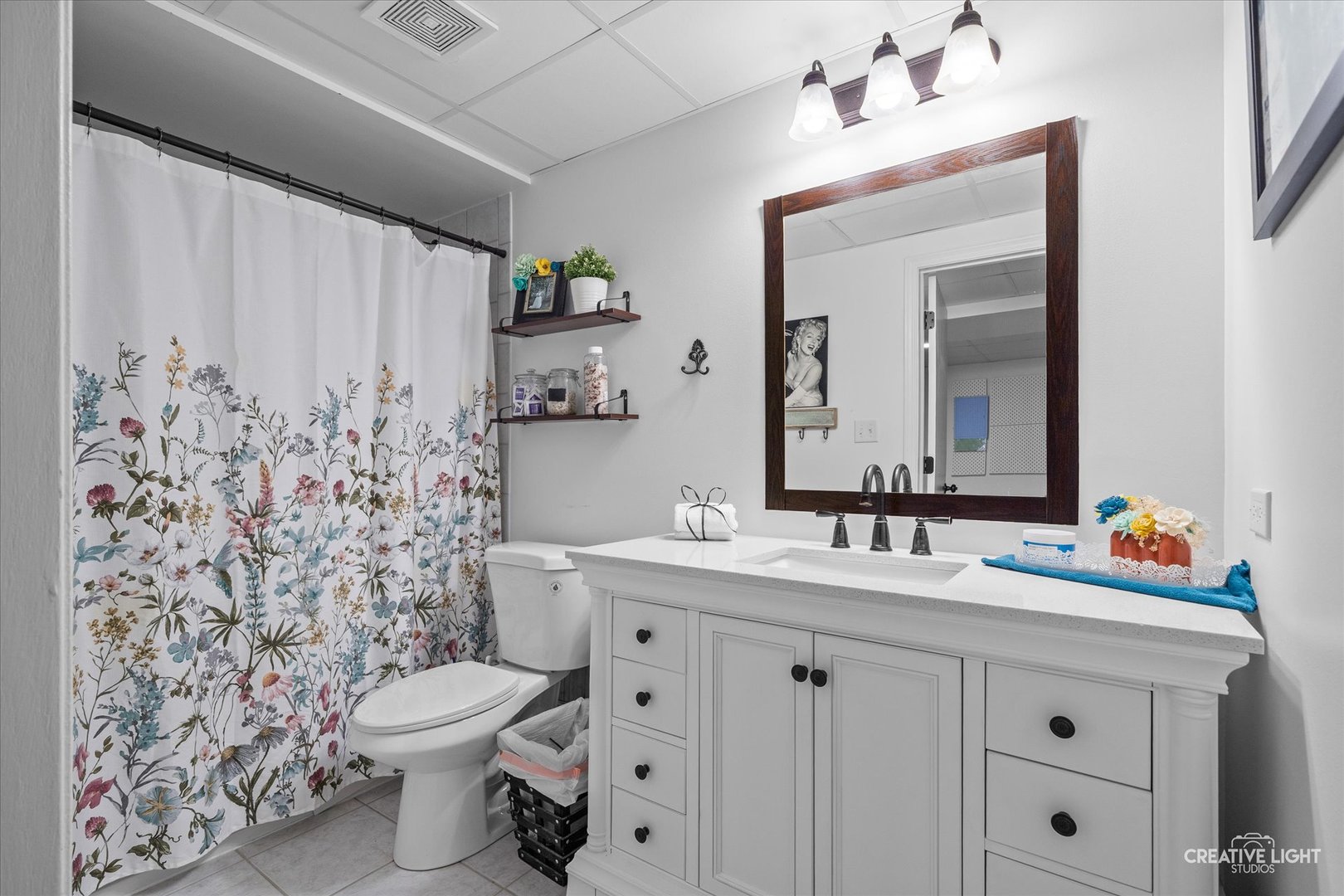28 Waterbury Circle, Oswego, IL 60543