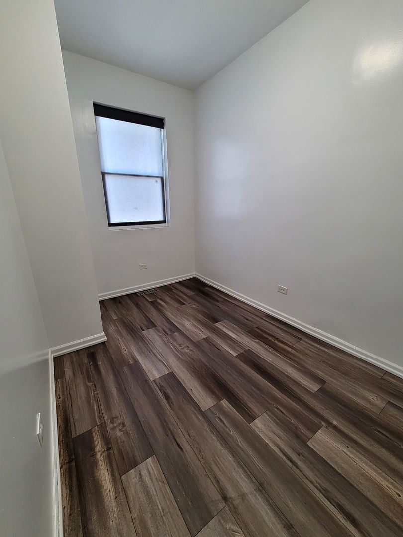 331 E Kensington Avenue #1, Chicago, IL 60628