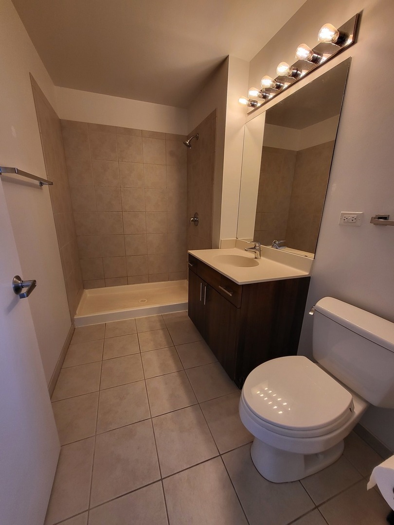 235 W Van Buren Street #3614, Chicago, IL 60607