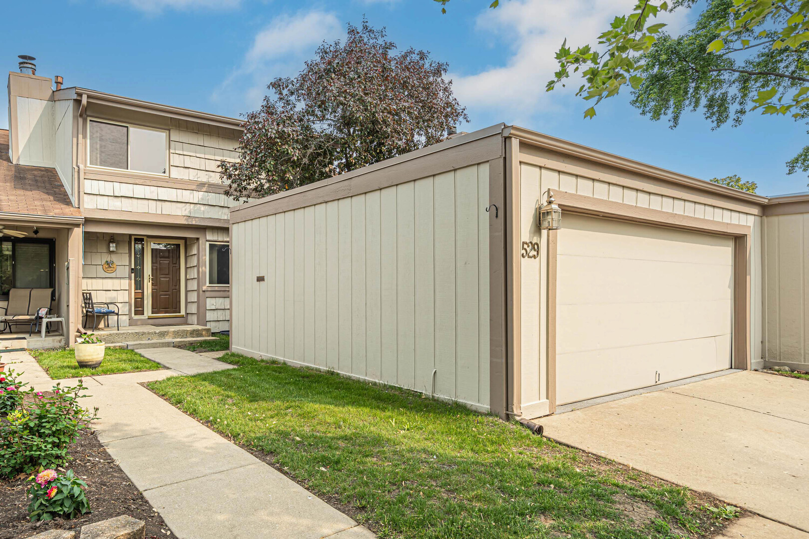 529 Yosemite Court, Roselle, IL 60172