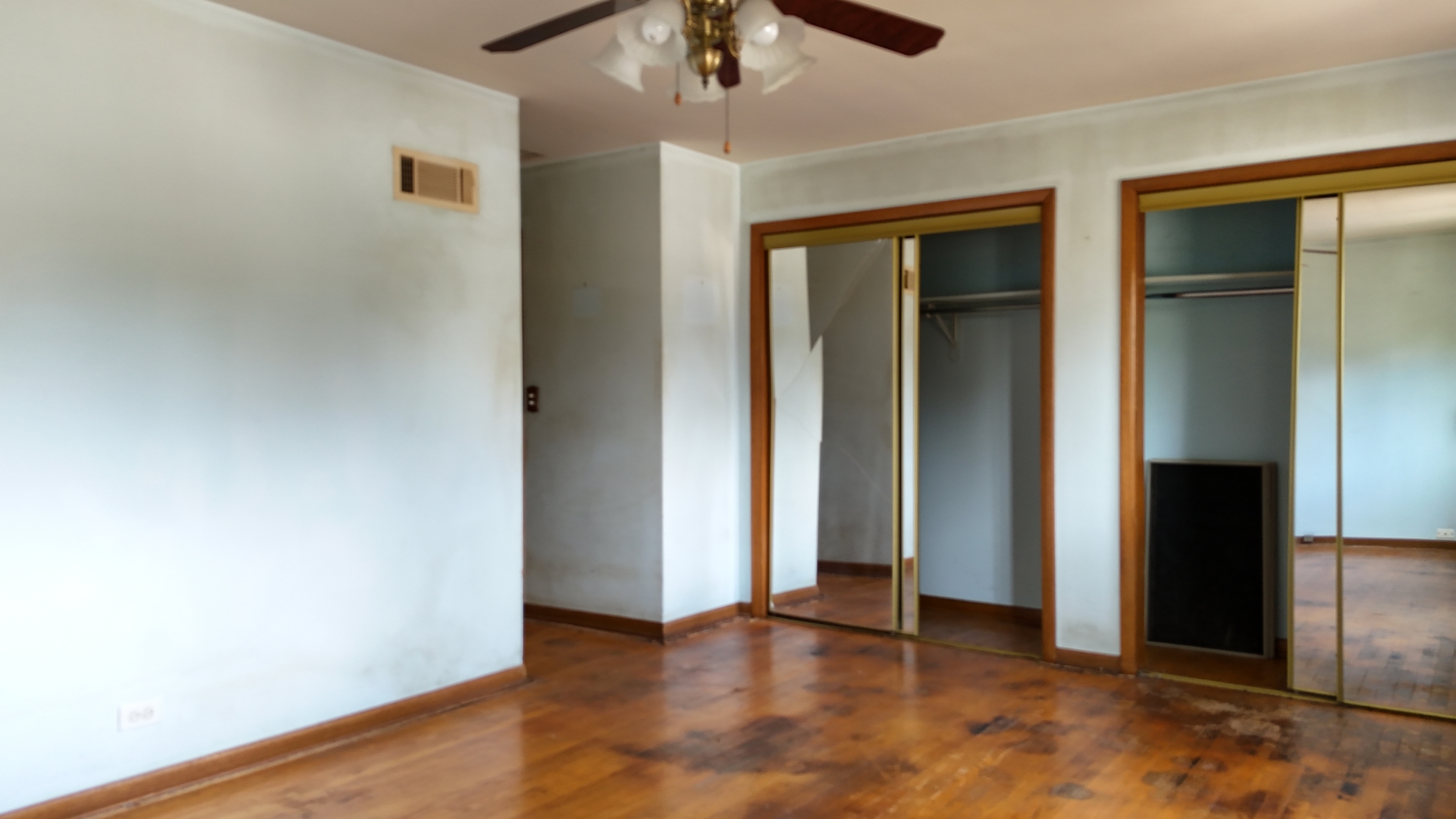 494 E Atwood Court, Elmhurst, IL 60126