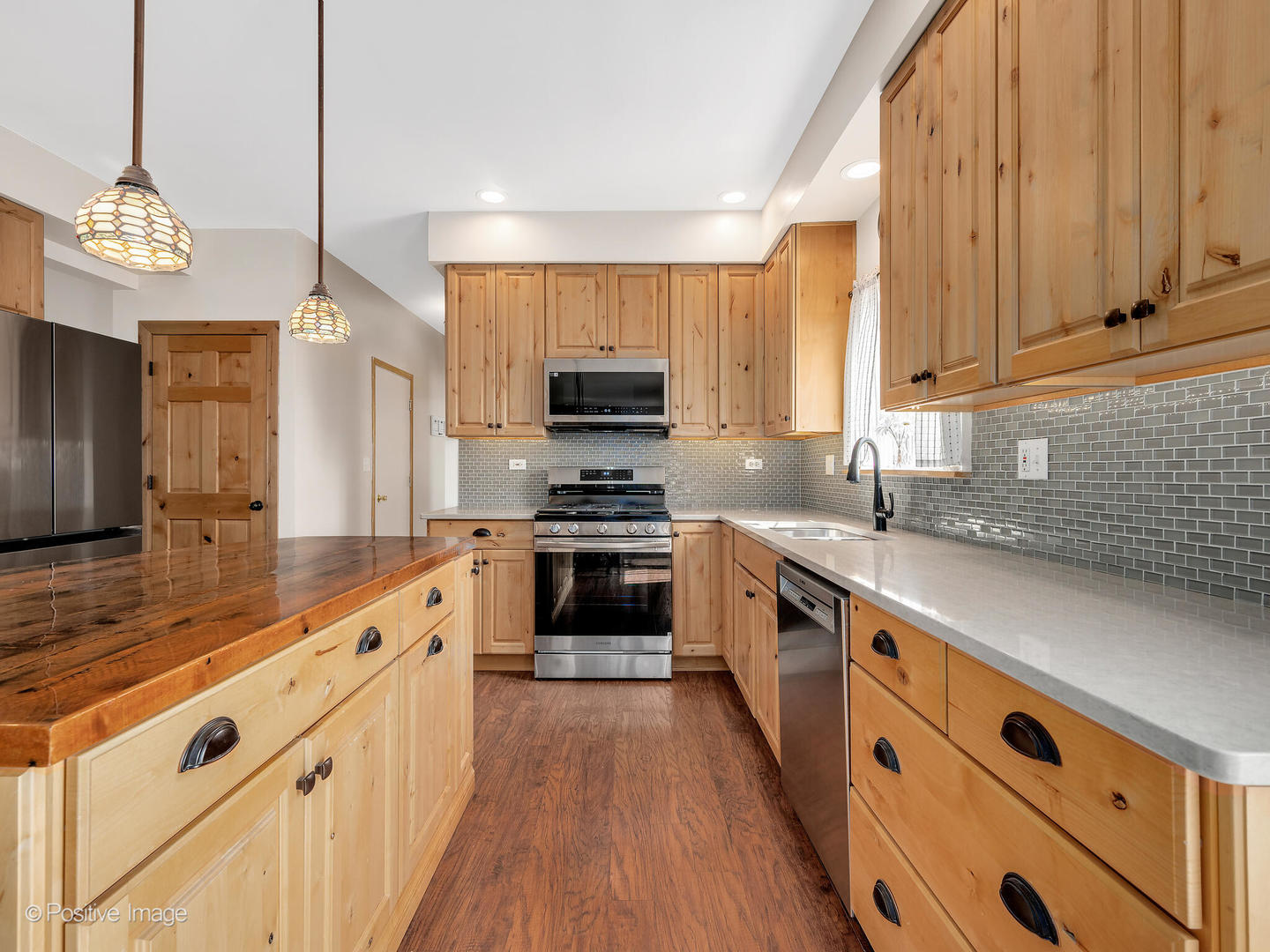 1665 Whispering Oaks Court, West Chicago, IL 60185