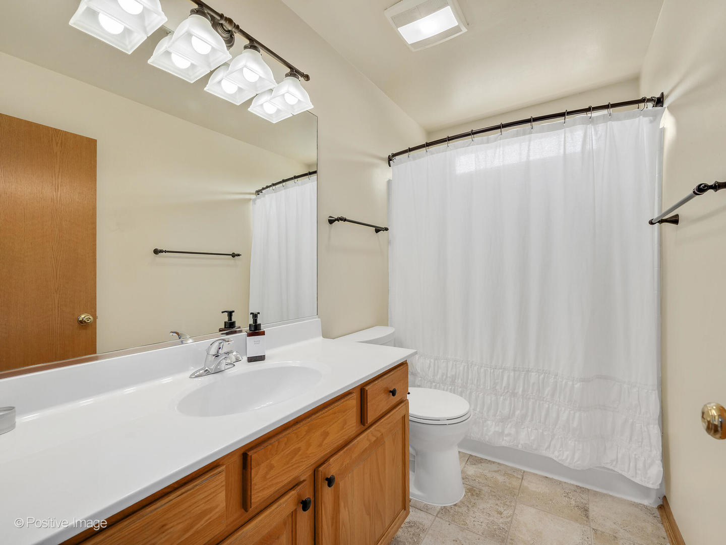 1665 Whispering Oaks Court, West Chicago, IL 60185