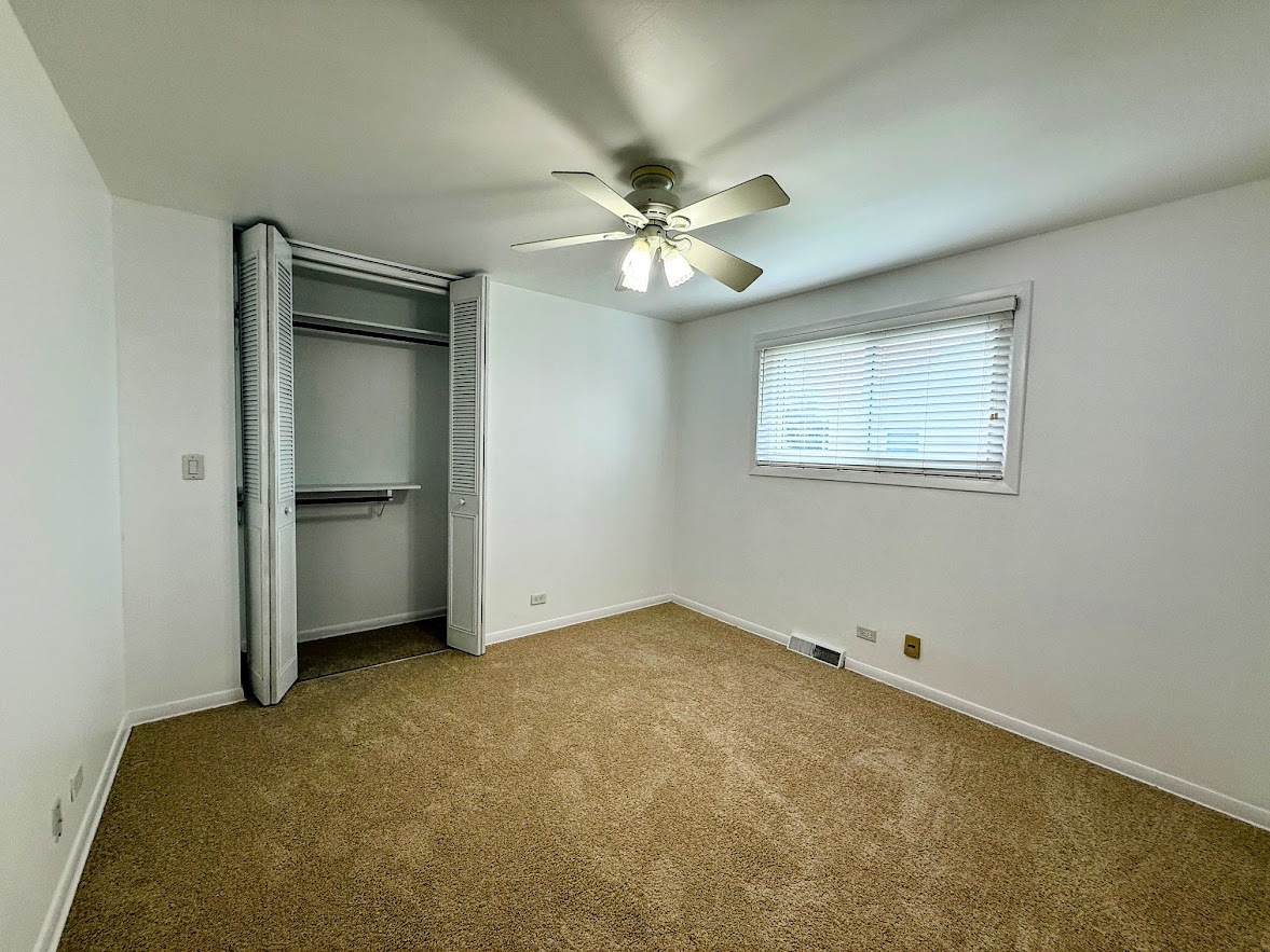572 N Emroy Avenue, Elmhurst, IL 60126