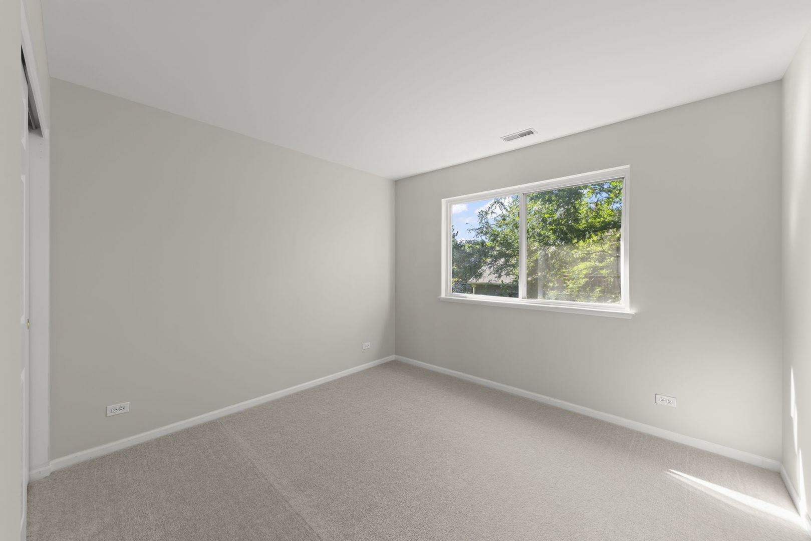 339 Abington Woods Drive, Aurora, IL 60502