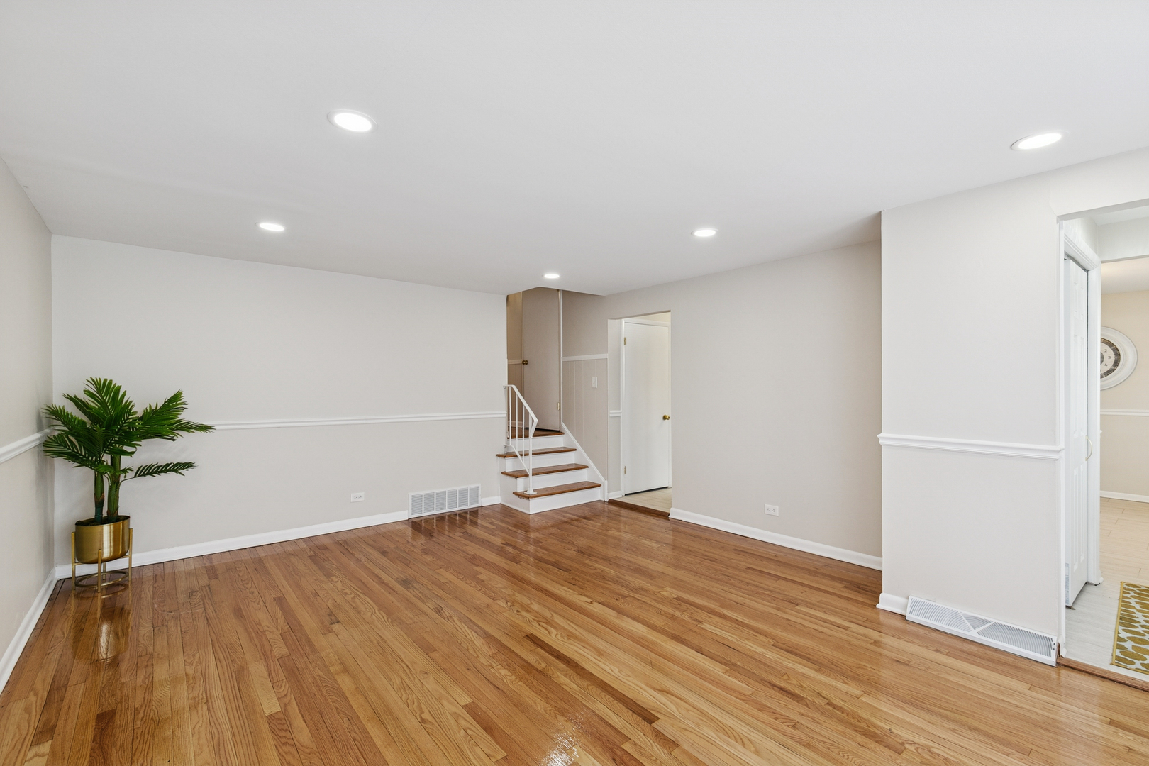 16010 Dobson Avenue, South Holland, IL 60473