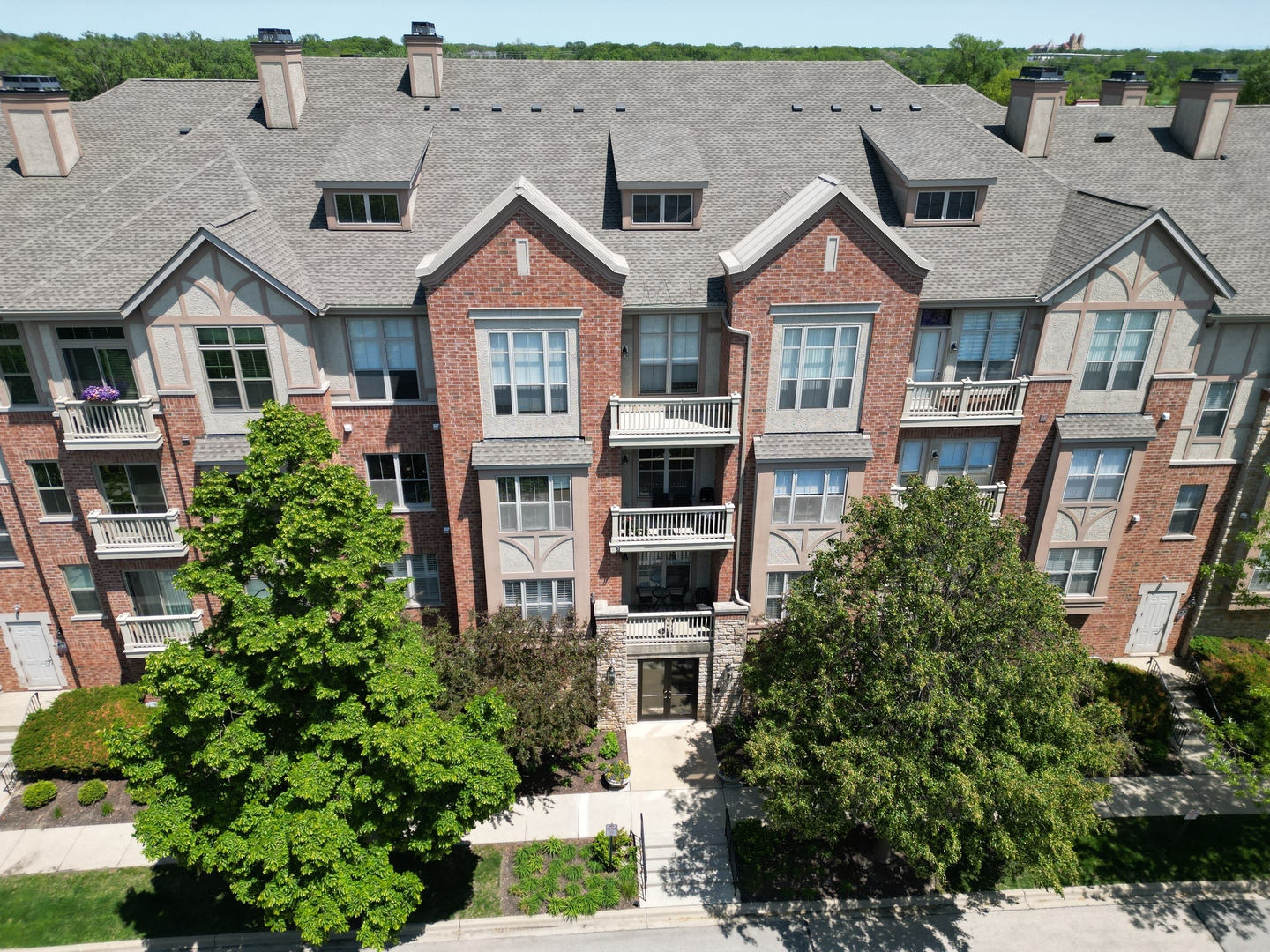 1739 Tudor Lane #204, Northbrook, IL 60062