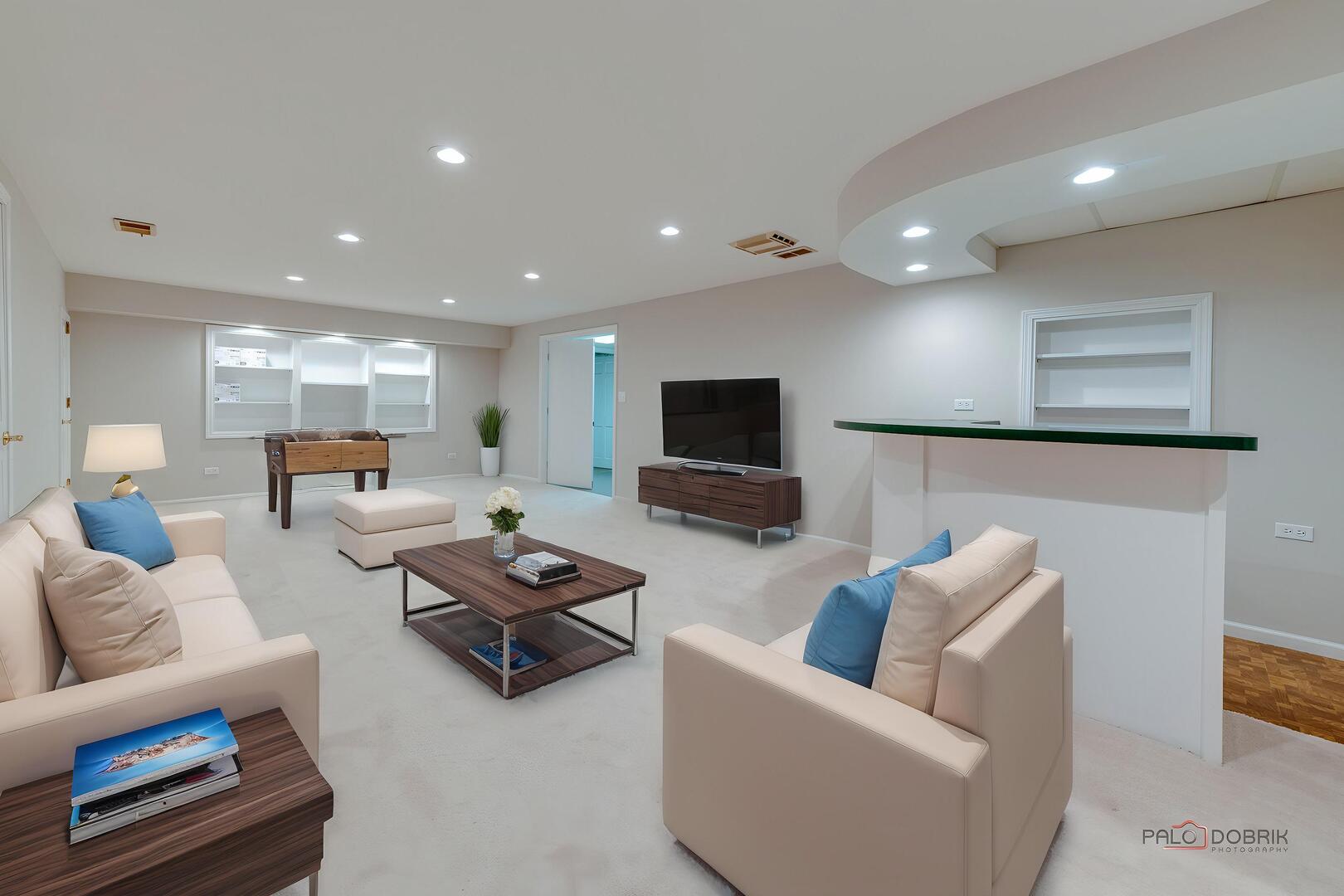 15 Highview Circle, Hawthorn Woods, IL 60047