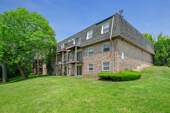 10130 S 84th Terrace #11107, Palos Hills, IL 60465