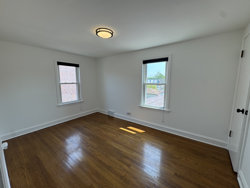 6049 S Komensky Avenue, Chicago, IL 60629