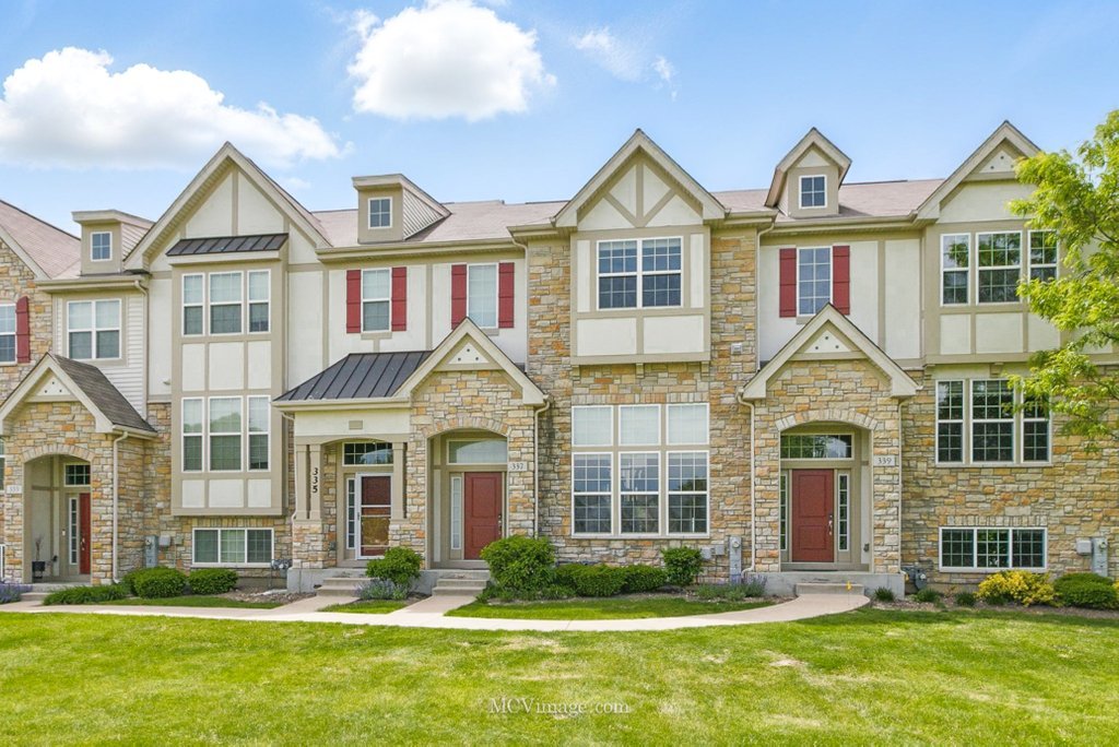 337 Bennett Drive, Carol Stream, IL 60188