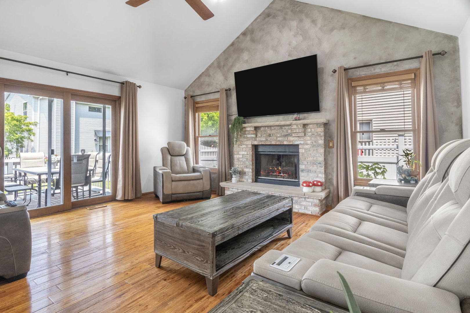 5207 Sunmeadow Drive, Plainfield, IL 60586