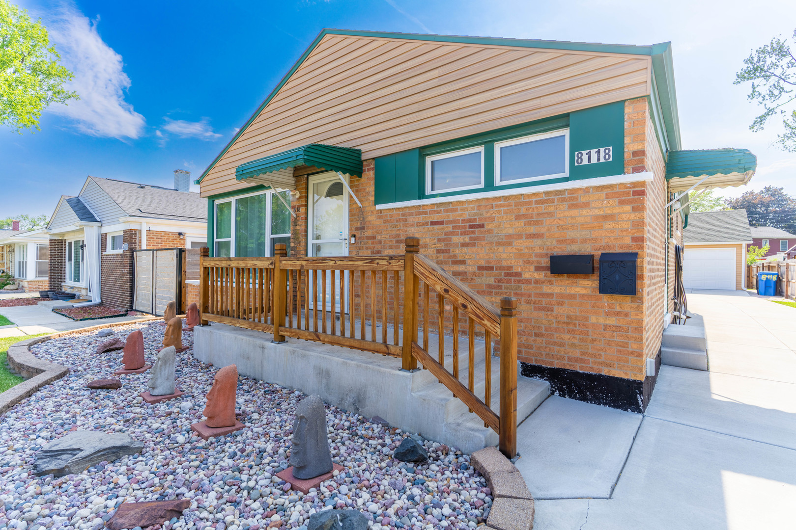 8118 S KOLMAR Avenue, Chicago, IL 60652