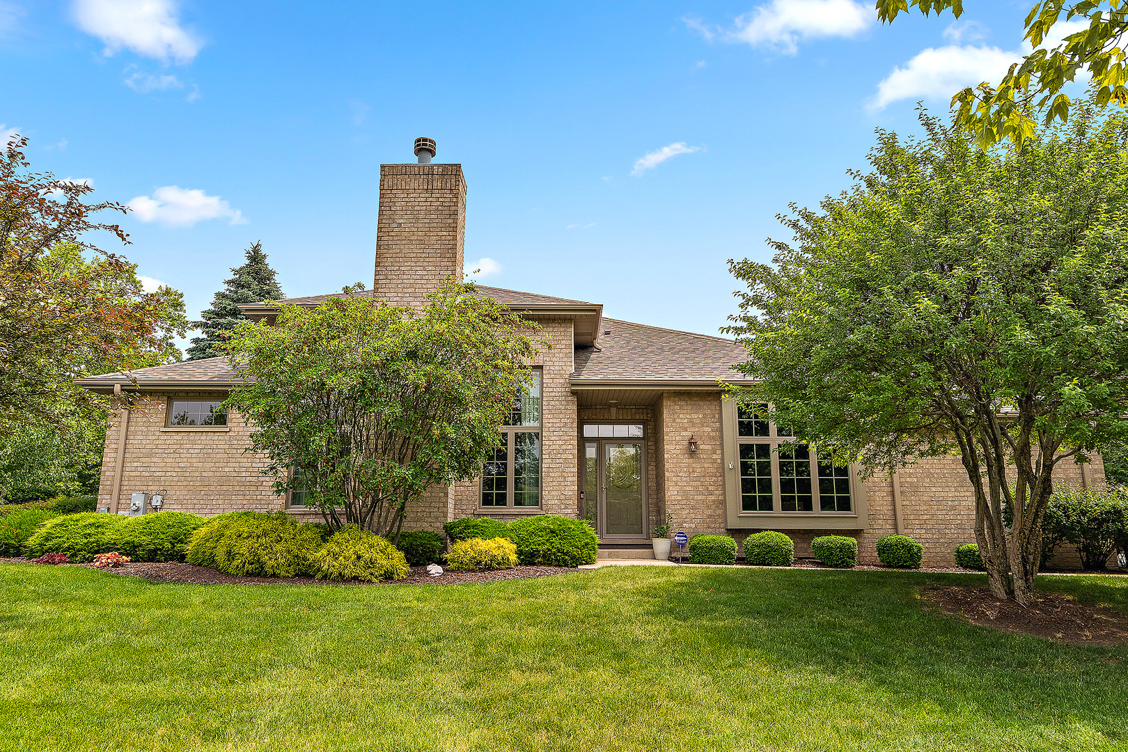 20142 Crystal Lake Way, Frankfort, IL 60423