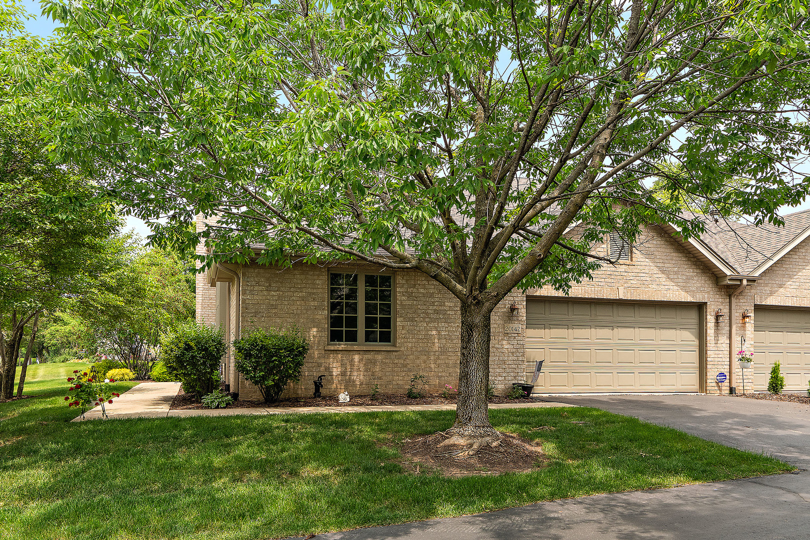 20142 Crystal Lake Way, Frankfort, IL 60423