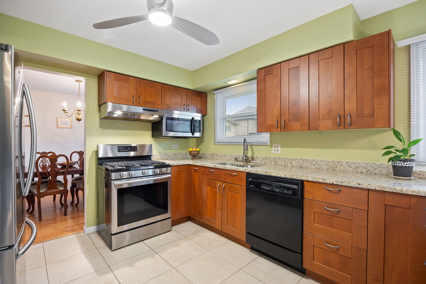 1486 Haverhill Drive, Wheaton, IL 60189
