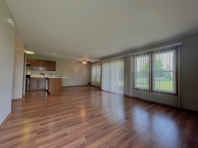 304 University Lane #5, Elk Grove Village, IL 60007