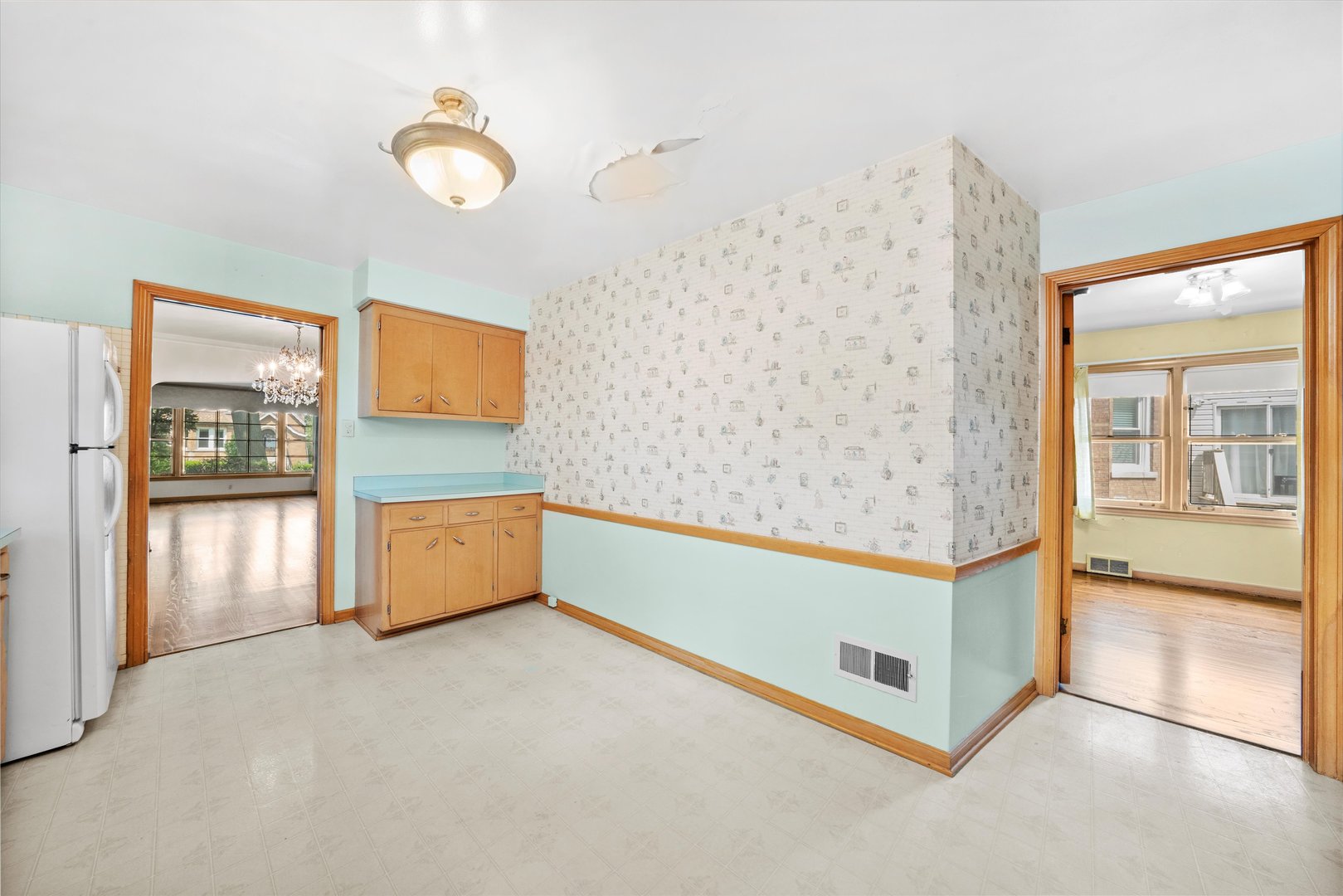 10459 S Artesian Avenue, Chicago, IL 60655
