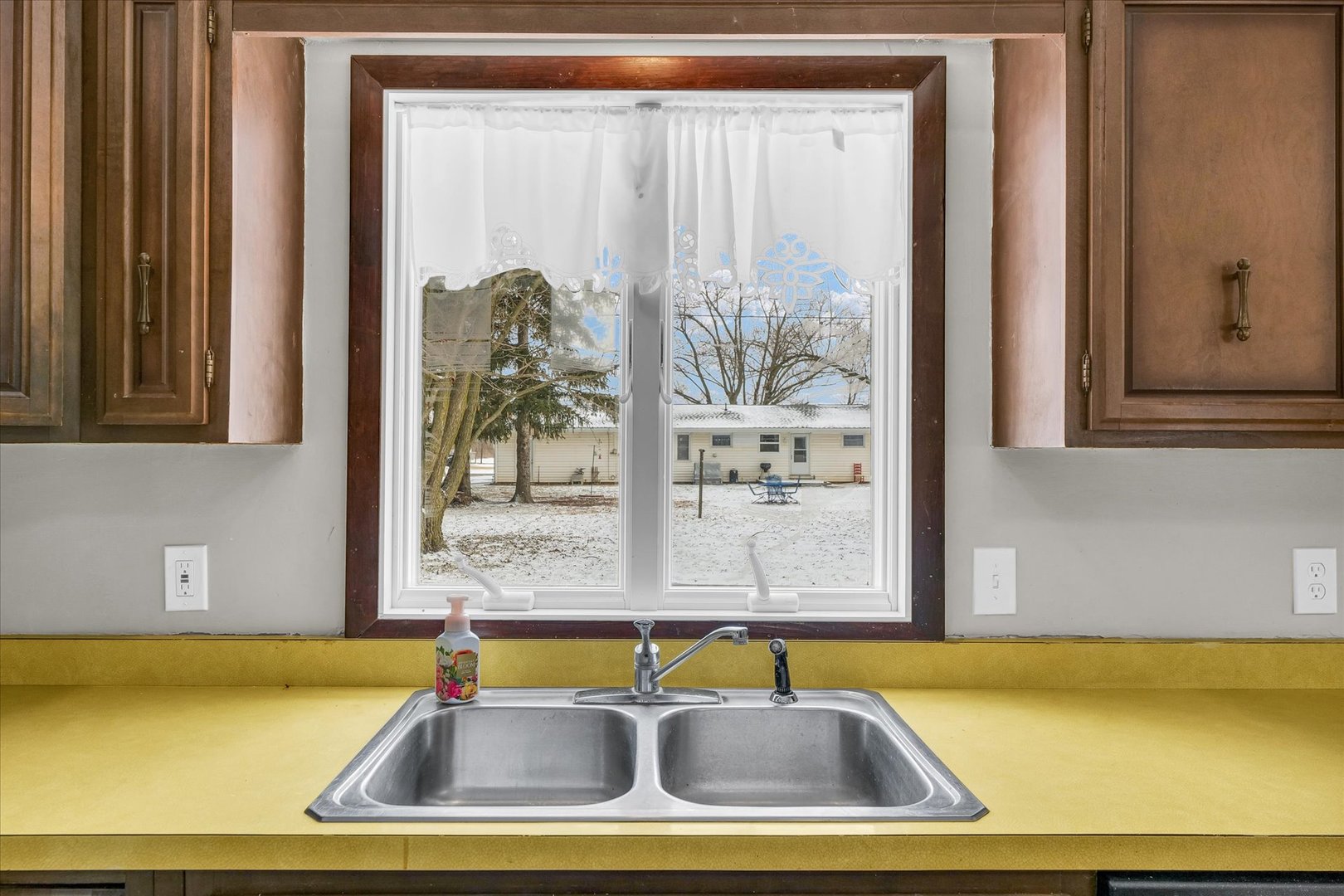 103 S Walnut Street, Arrowsmith, IL 61722