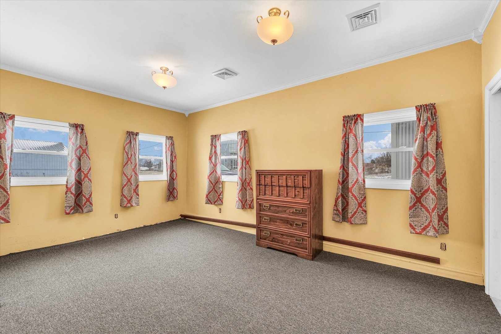 103 S Walnut Street, Arrowsmith, IL 61722