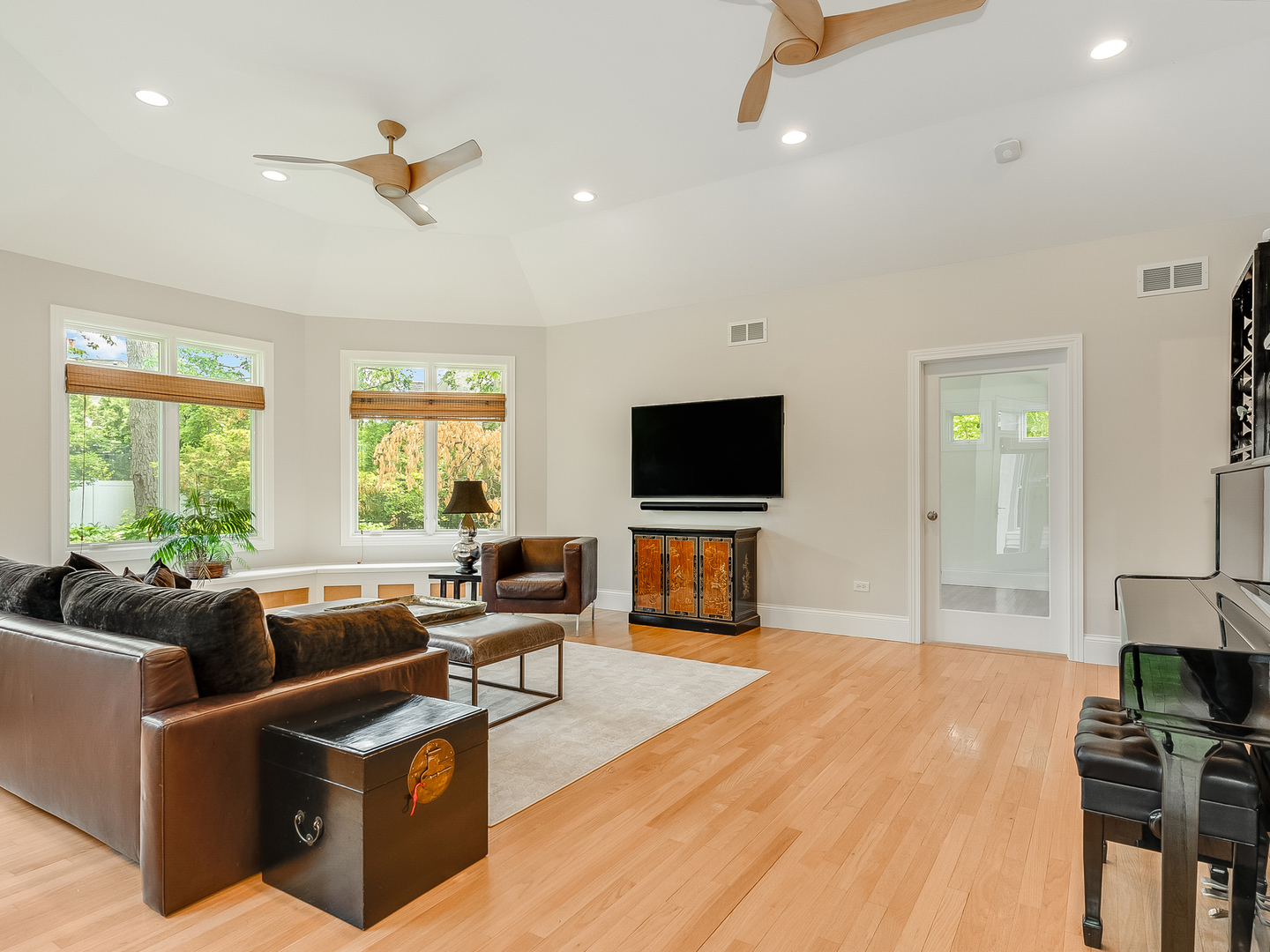 1000 E PORTER Avenue, Naperville, IL 60540