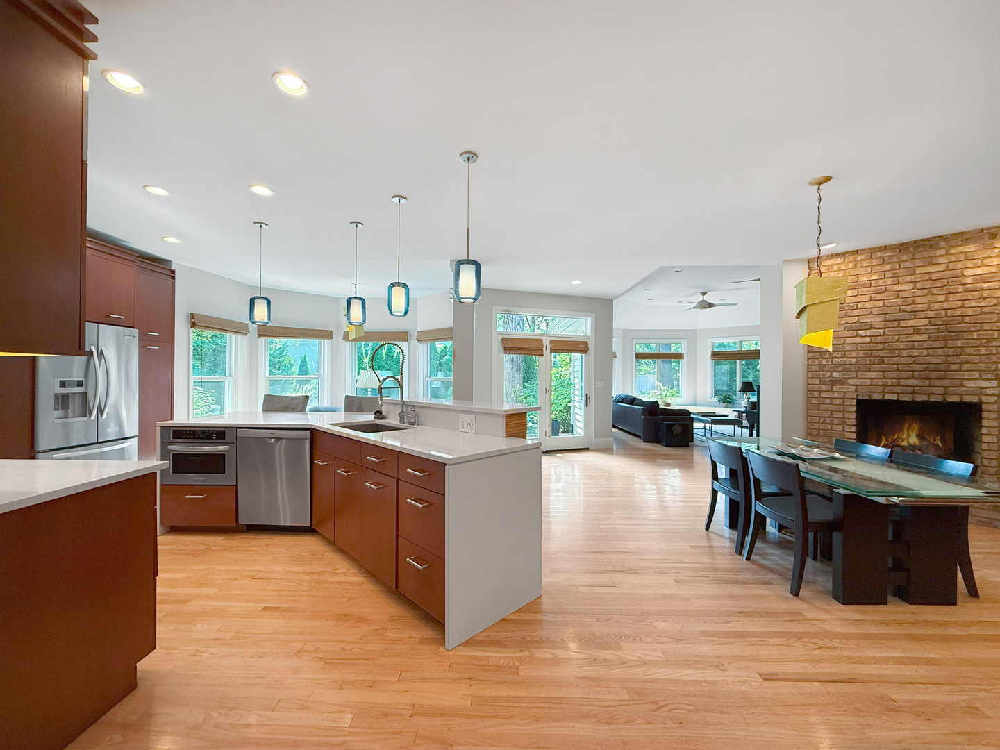 1000 E PORTER Avenue, Naperville, IL 60540