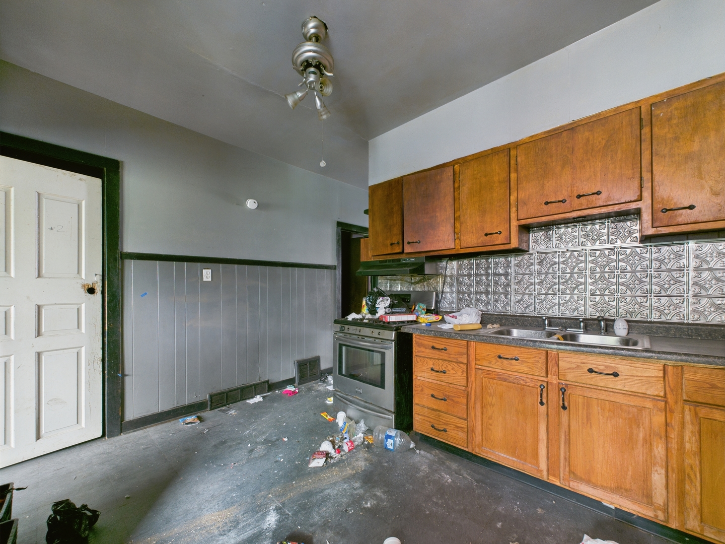 1019 N Leamington Avenue, Chicago, IL 60651
