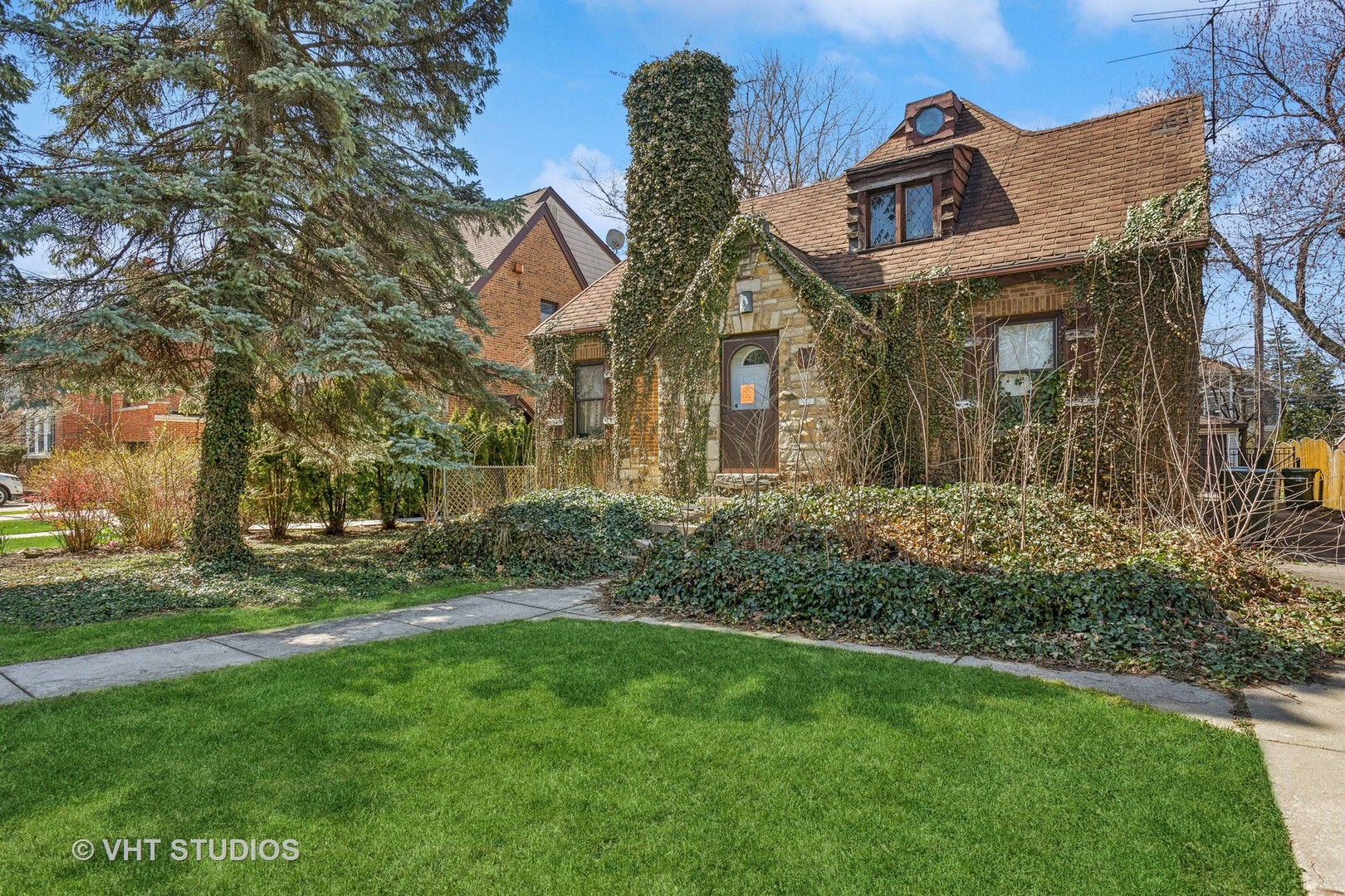 562 Byrd Road, Riverside, IL 60546